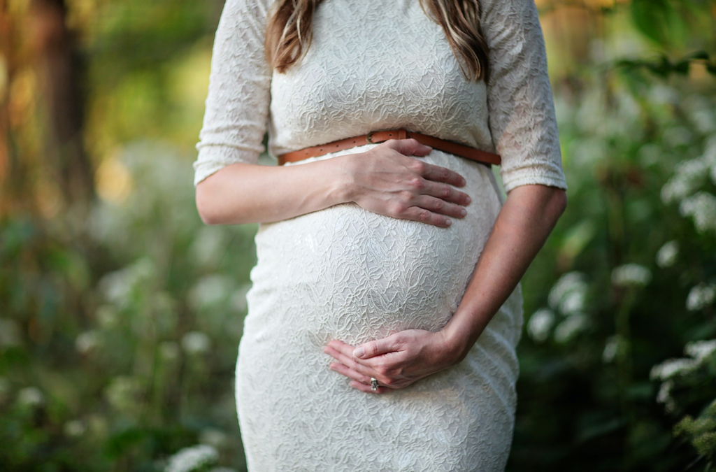 Choosing the right location for your maternity photoshoot