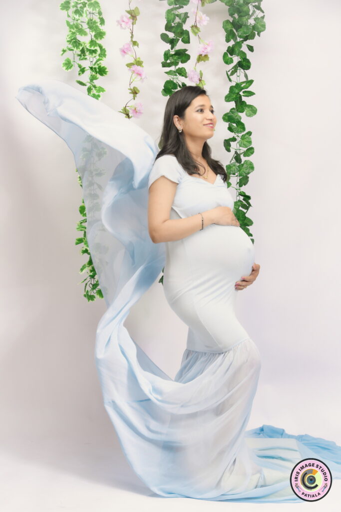 A Glance into the Maternity Photoshoot of Priyanka and Sanket by Iris Image Studio