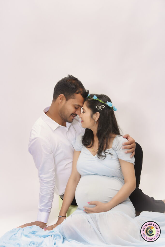 A Glance into the Maternity Photoshoot of Priyanka and Sanket by Iris Image Studio