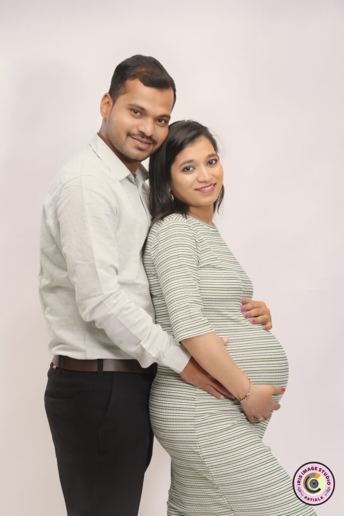 A Glance into the Maternity Photoshoot of Priyanka and Sanket by Iris Image Studio