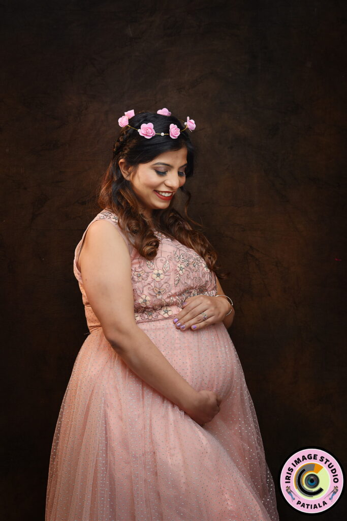 The maternity photoshoot of Dr. Anuradha V. Garg and Dr. Kanav Garg,